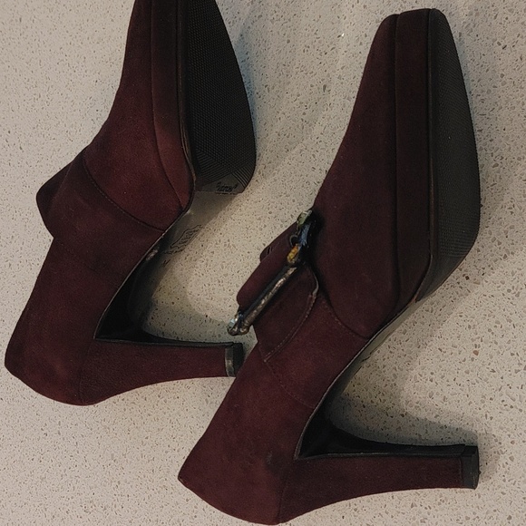 YSL Brown suede heels. Size 6.0 - Picture 3 of 10